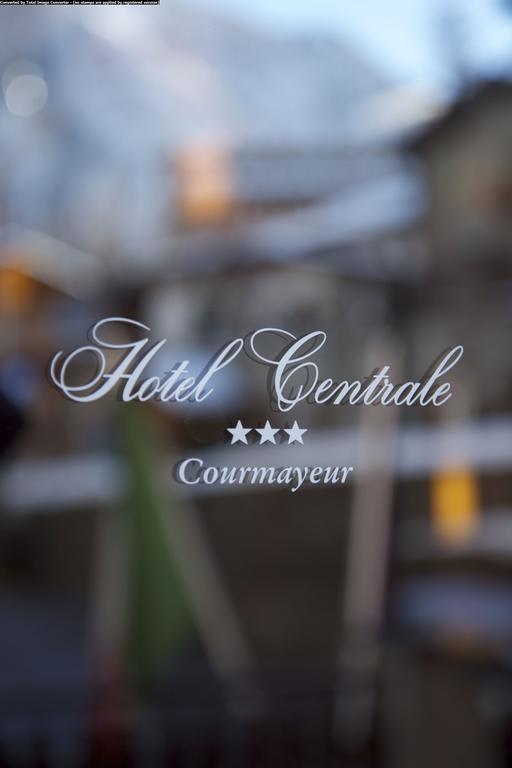 Centrale 쿠르마예 외부 사진